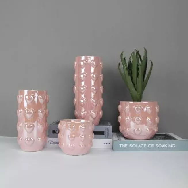 ¿Qué hace que los jarrones decorativos de cerámica sean una opción atemporal para el diseño de interiores?