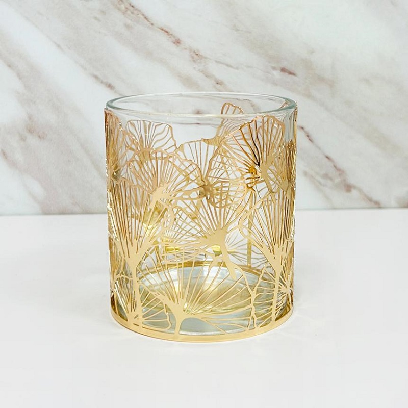Se lanzó el candelabro de cristal de ginkgo dorado de la elegante casa, que ilumina un nuevo ámbito de la estética del hogar.