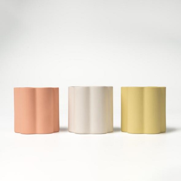 ¿Buscas candelabros de cerámica con ondas minimalistas? ¿Podría este conjunto neutro a granel ser su opción mayorista ideal?