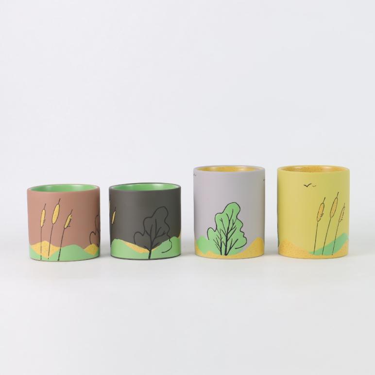 Portavelas de cerámica Four Seasons Mountain Wild: un recipiente de luz y sombra que sostiene un paisaje natural en tus manos