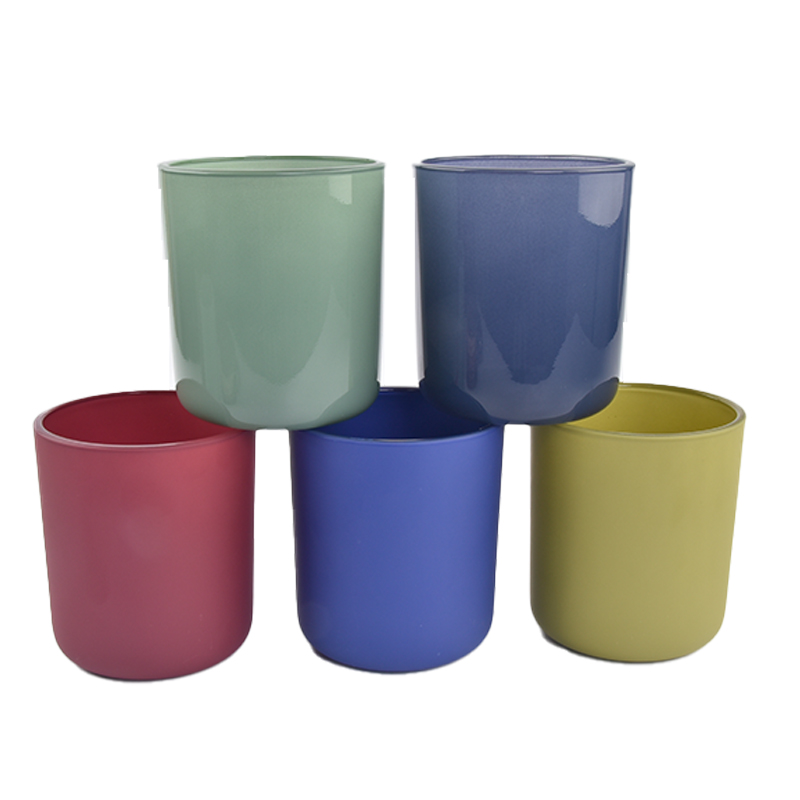 Candelero de vidrio de cinco colores: una práctica de color y luz en un diseño minimalista
