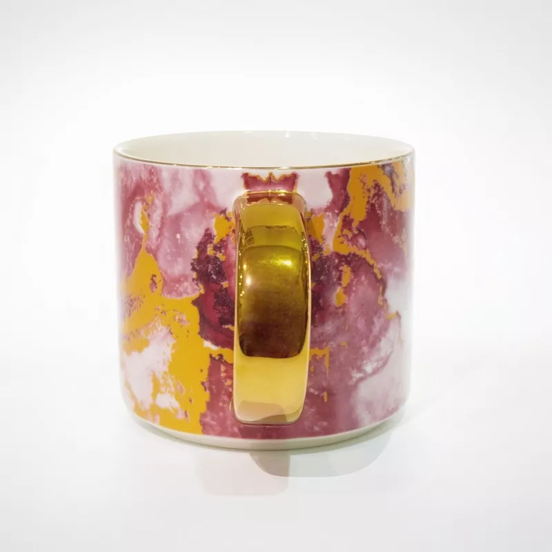 Taza de cerámica con diseño de mármol elegante