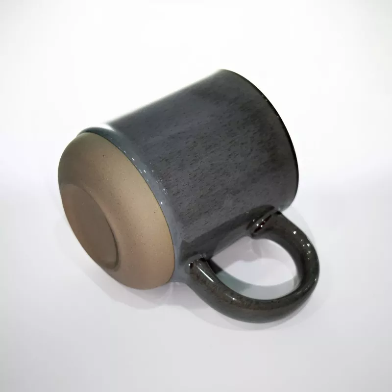 Taza gris de viaje de cerámica moderna simple