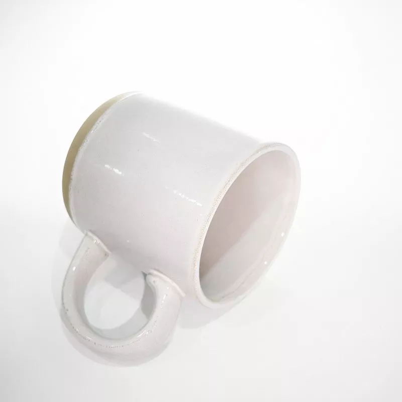 Taza blanca de viaje de cerámica moderna simple