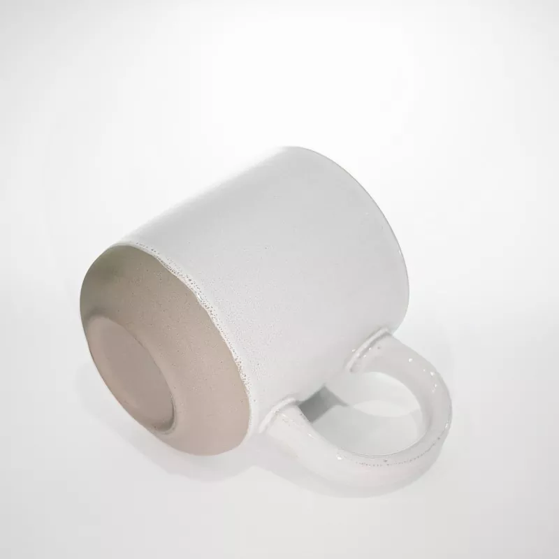 Taza blanca de viaje de cerámica moderna simple